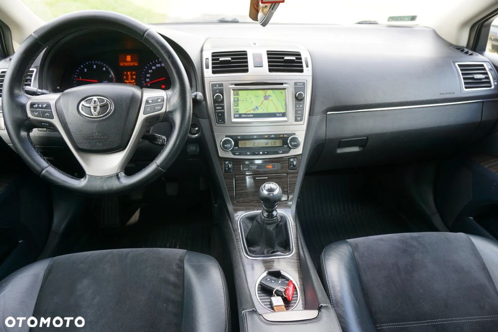 Toyota Avensis 2.0 D-4D Premium - 13