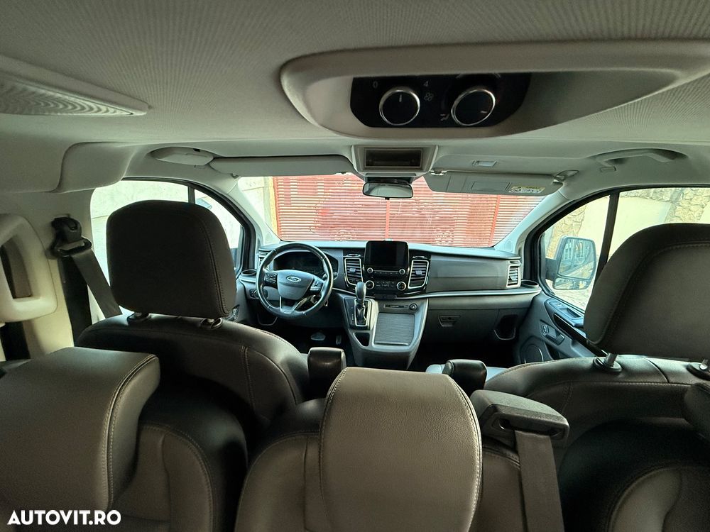 Ford Tourneo Custom - 12