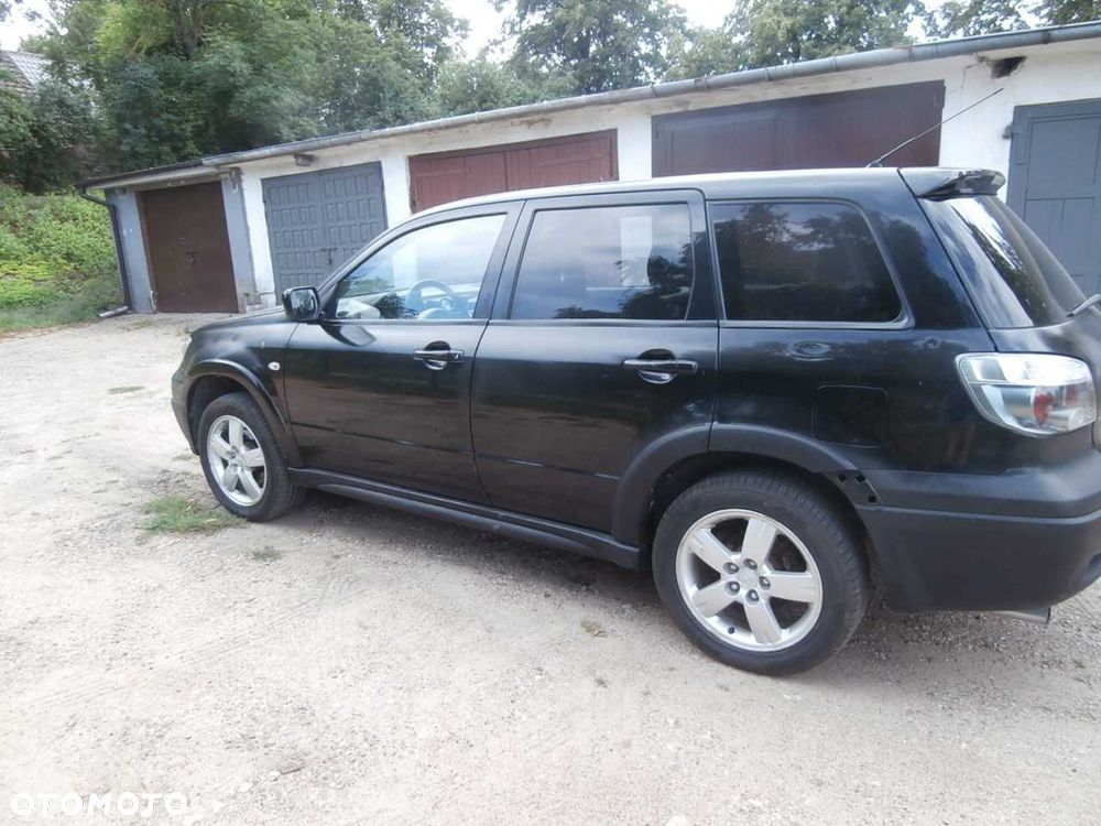 Mitsubishi Outlander - 4