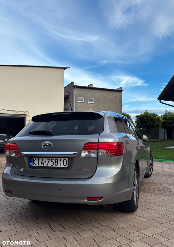 Toyota Avensis 2.0 D-4D PowerBoost Premium - 2