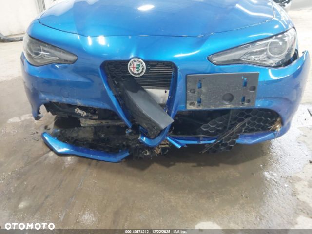 Alfa Romeo Giulia 2.0 Turbo 16V AT8-Q4 Veloce Ti - 12