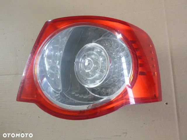LAMPA PRAWY TYŁ PRAWA TYLNA VOLKSWAGEN JETTA V 05-10 - 5