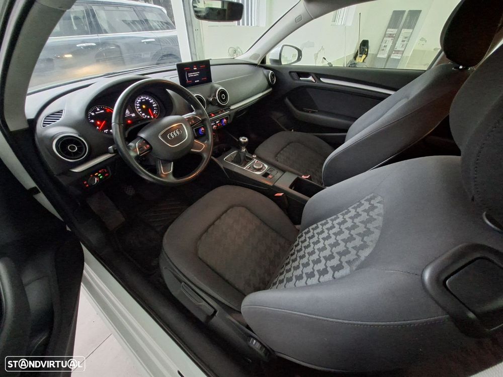 Audi A3 1.6 TDI Advance Ultra - 10