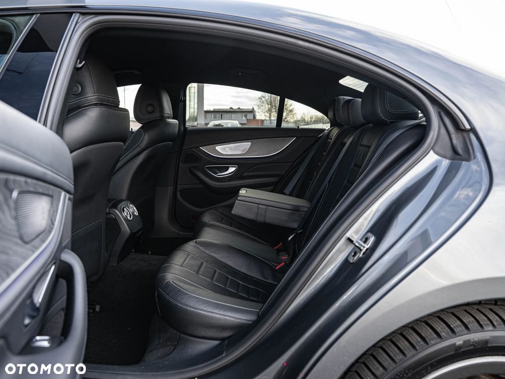 Mercedes-Benz CLS 300 d 4Matic 9G-TRONIC AMG Line - 28