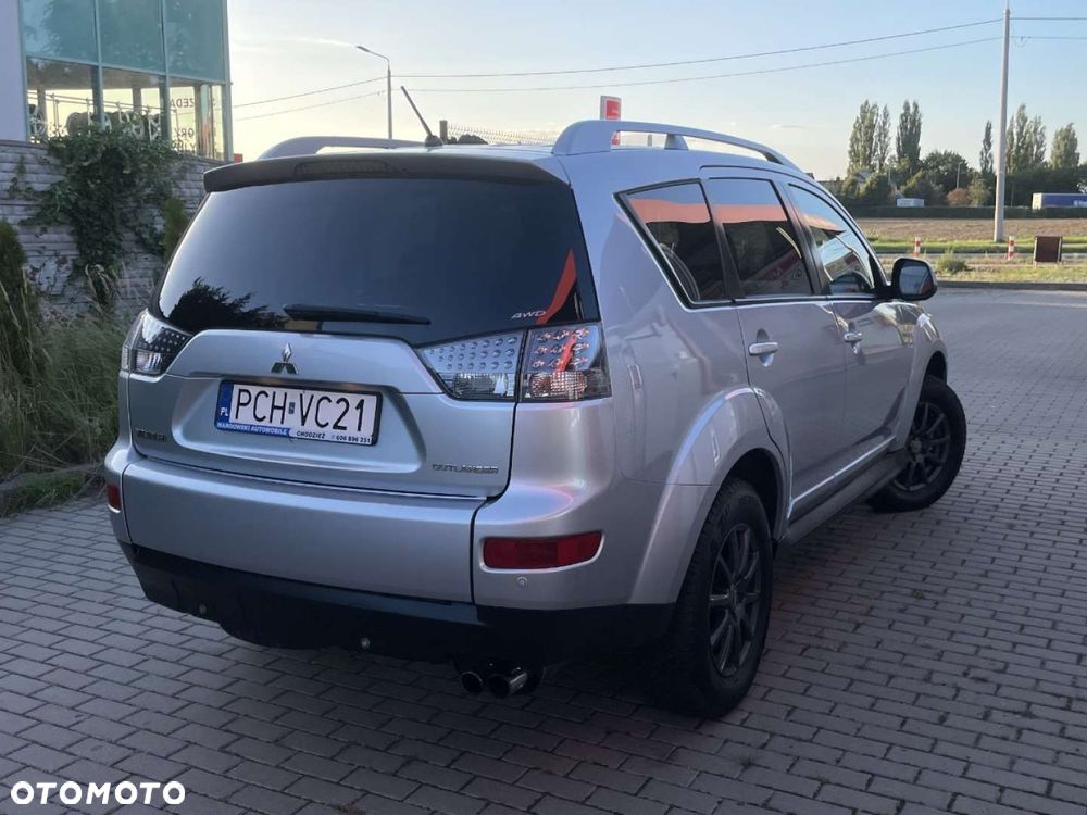 Mitsubishi Outlander - 9