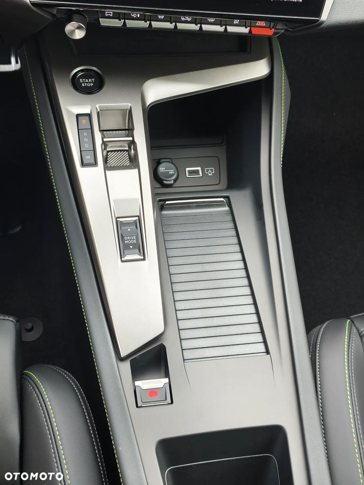 Peugeot 308 1.2 mHEV GT S&S e-DCS6 - 21