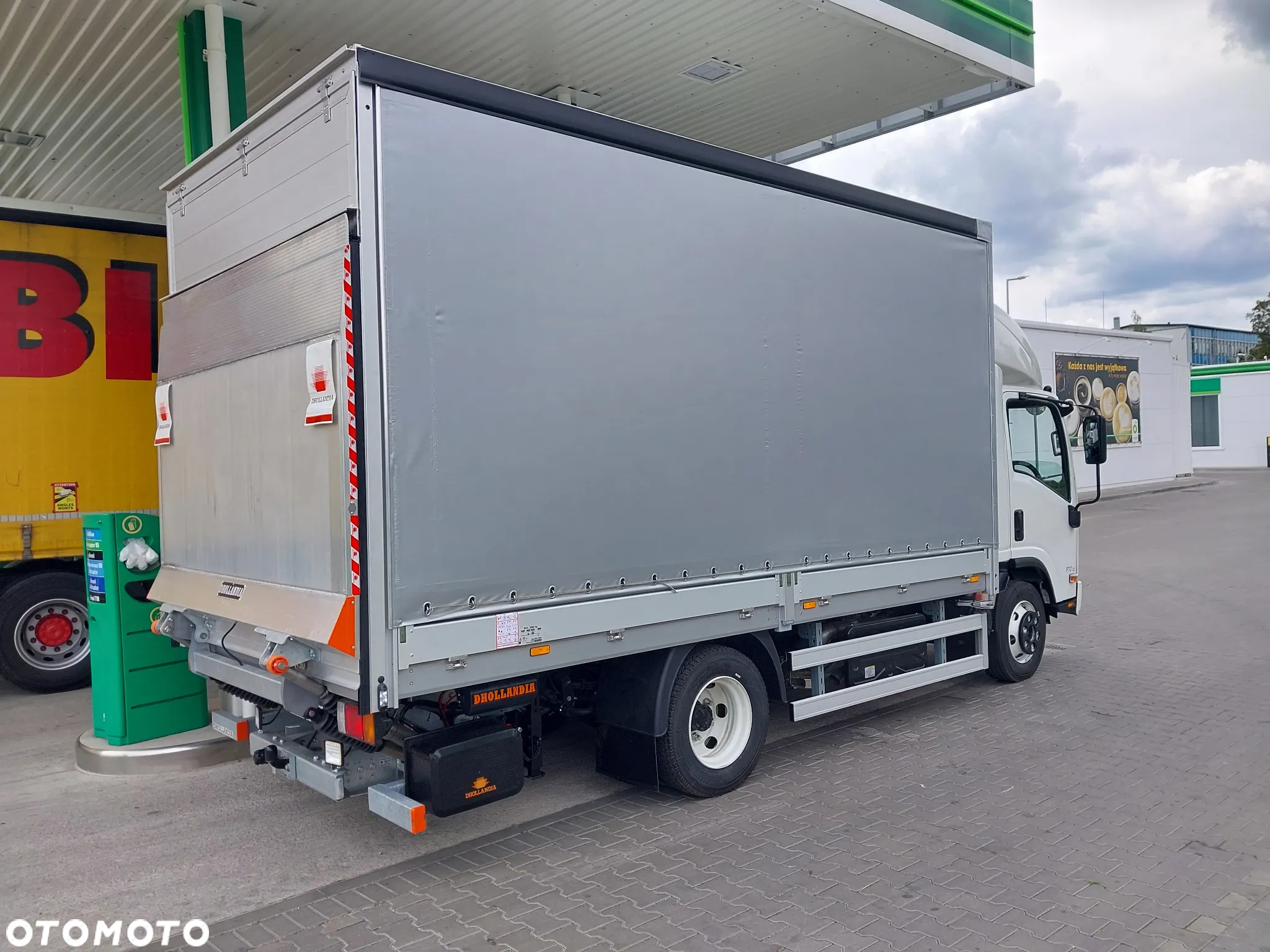 Isuzu P75 - 17