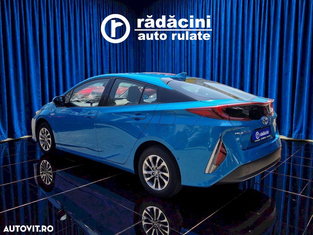 Toyota Prius - 4