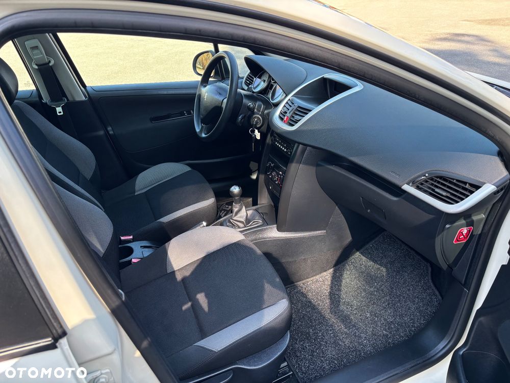 Peugeot 207 75 Filou - 11