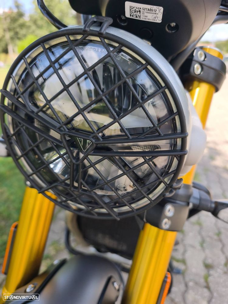 Triumph Scrambler 400 X - 15