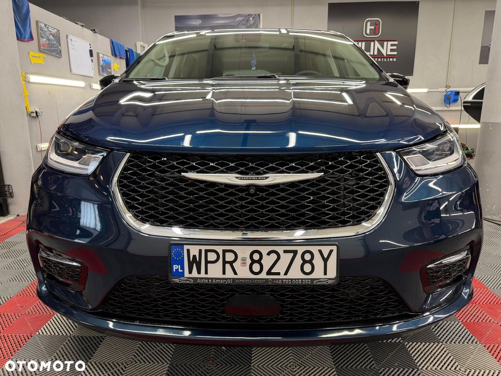 Chrysler Pacifica - 4