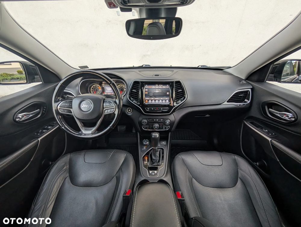 Jeep Cherokee - 20