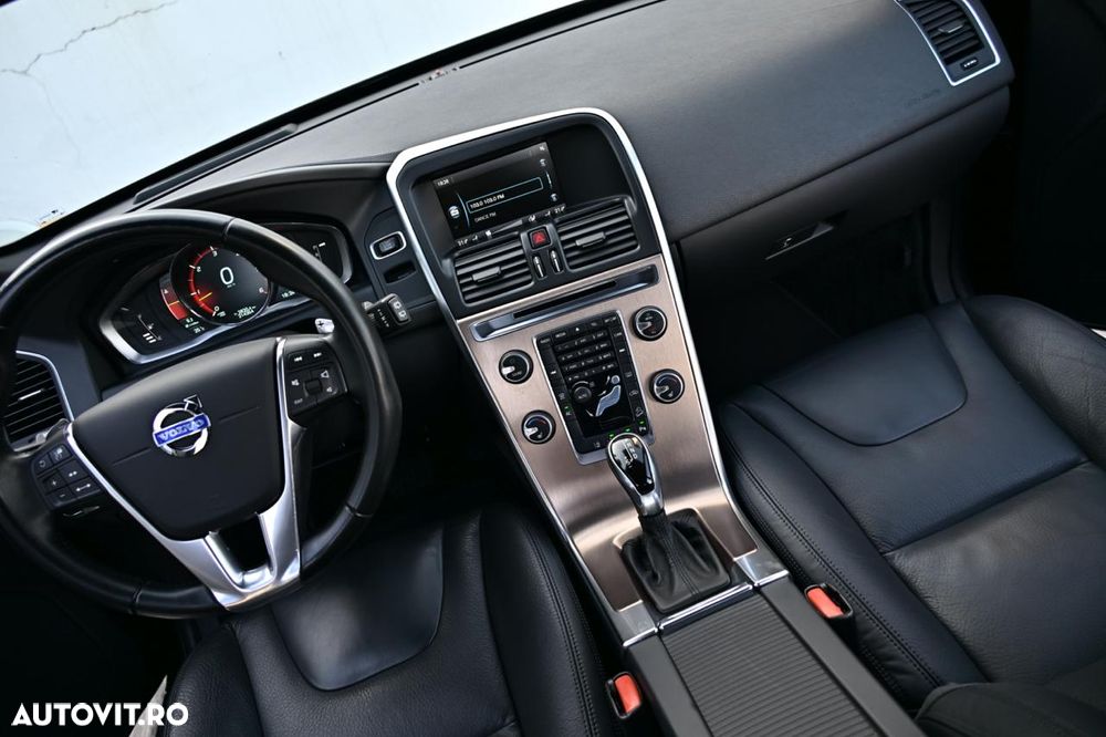 Volvo XC 60 D5 AWD Geartronic Summum - 15