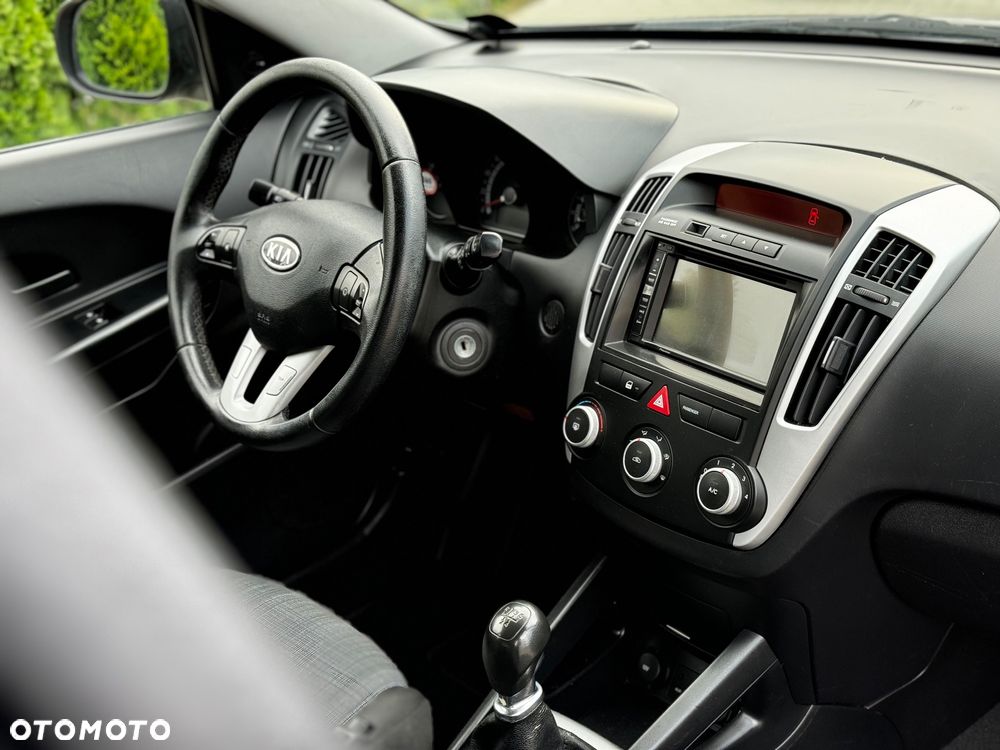 Kia Ceed 1.4 CVVT Spirit - 11