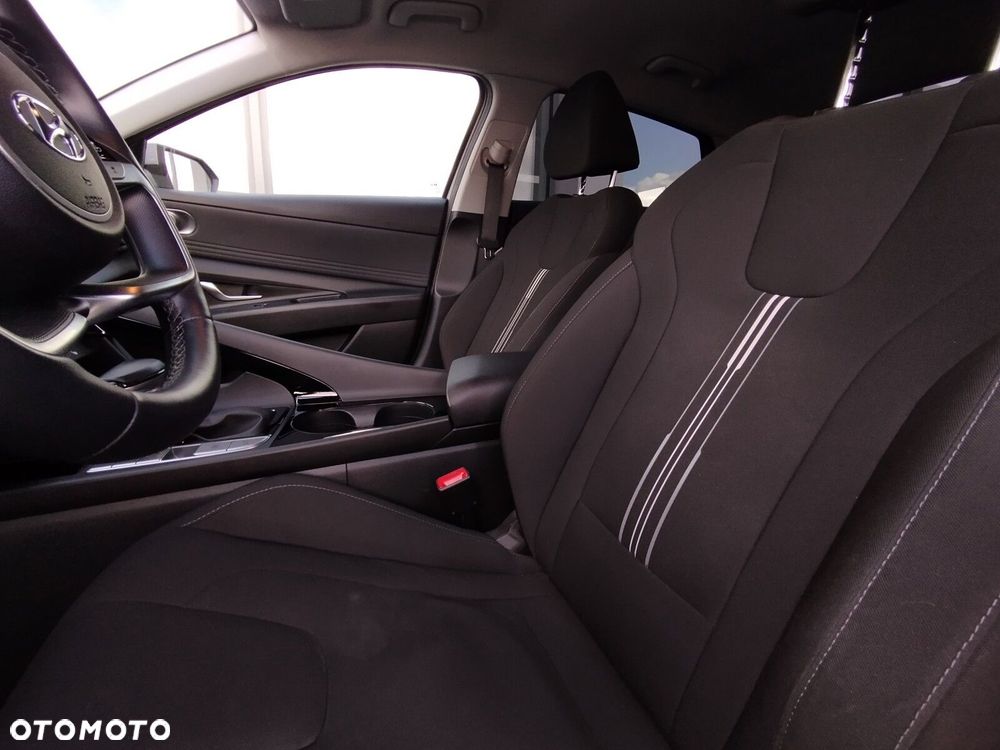 Hyundai Elantra 1.6 Executive CVT - 9