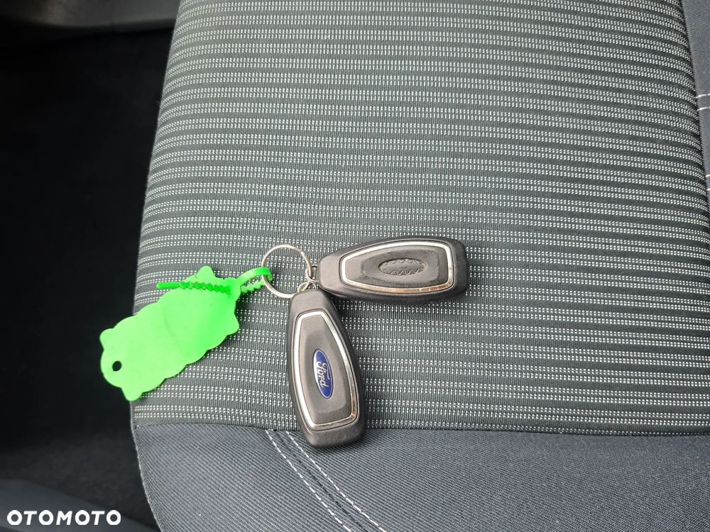 Ford C-MAX 1.6 TDCi Start-Stop-System Titanium - 34