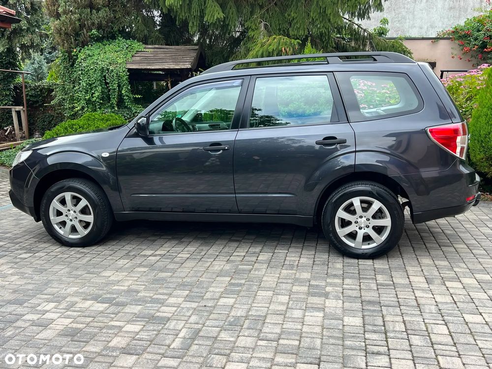 Subaru Forester 2.0X Exclusive - 3