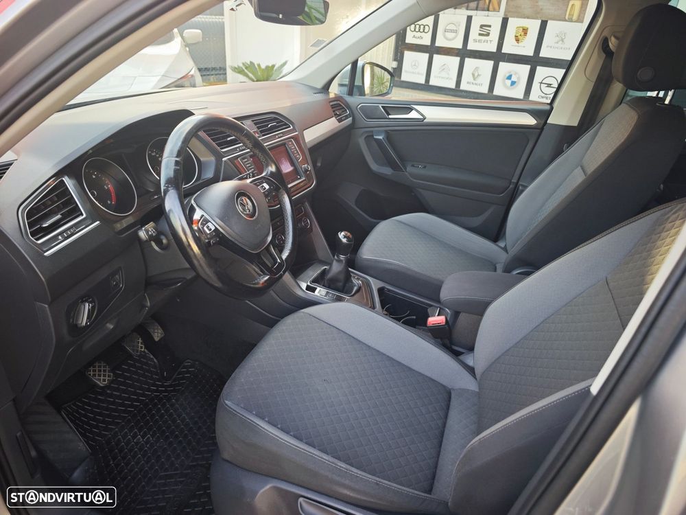 VW Tiguan 2.0 TDI Confortline - 9