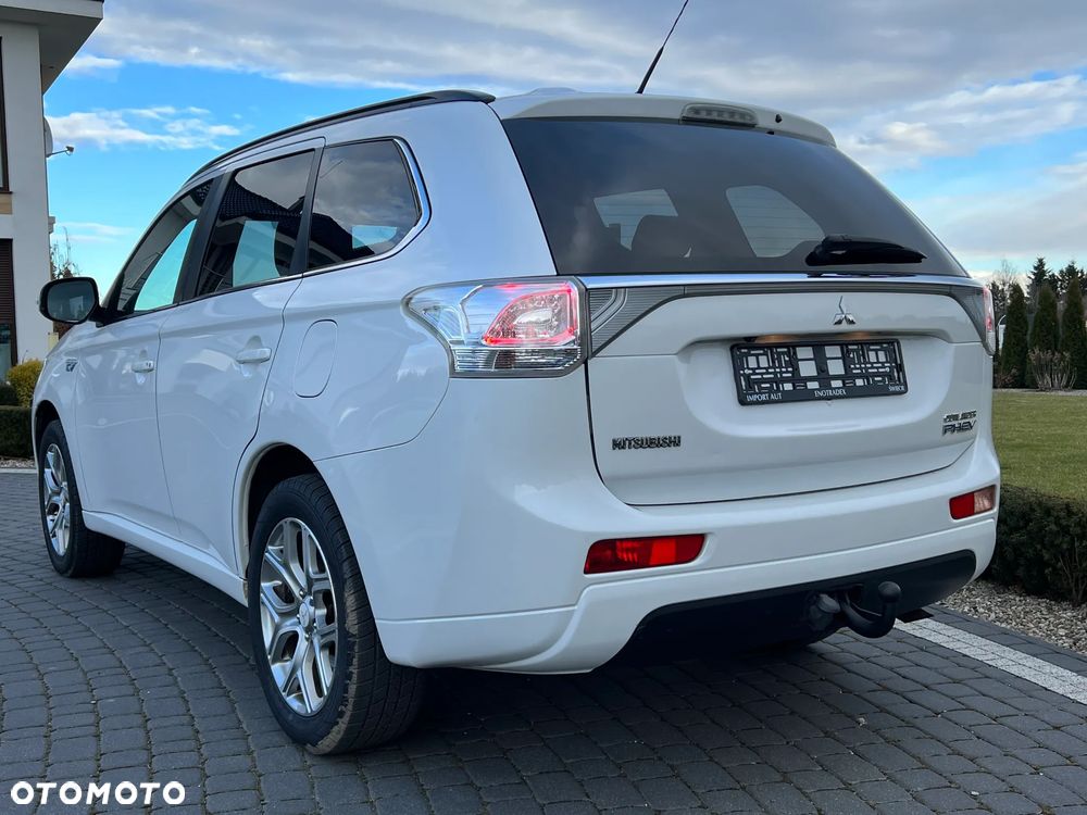 Mitsubishi Outlander 2.0 4WD Plus - 3