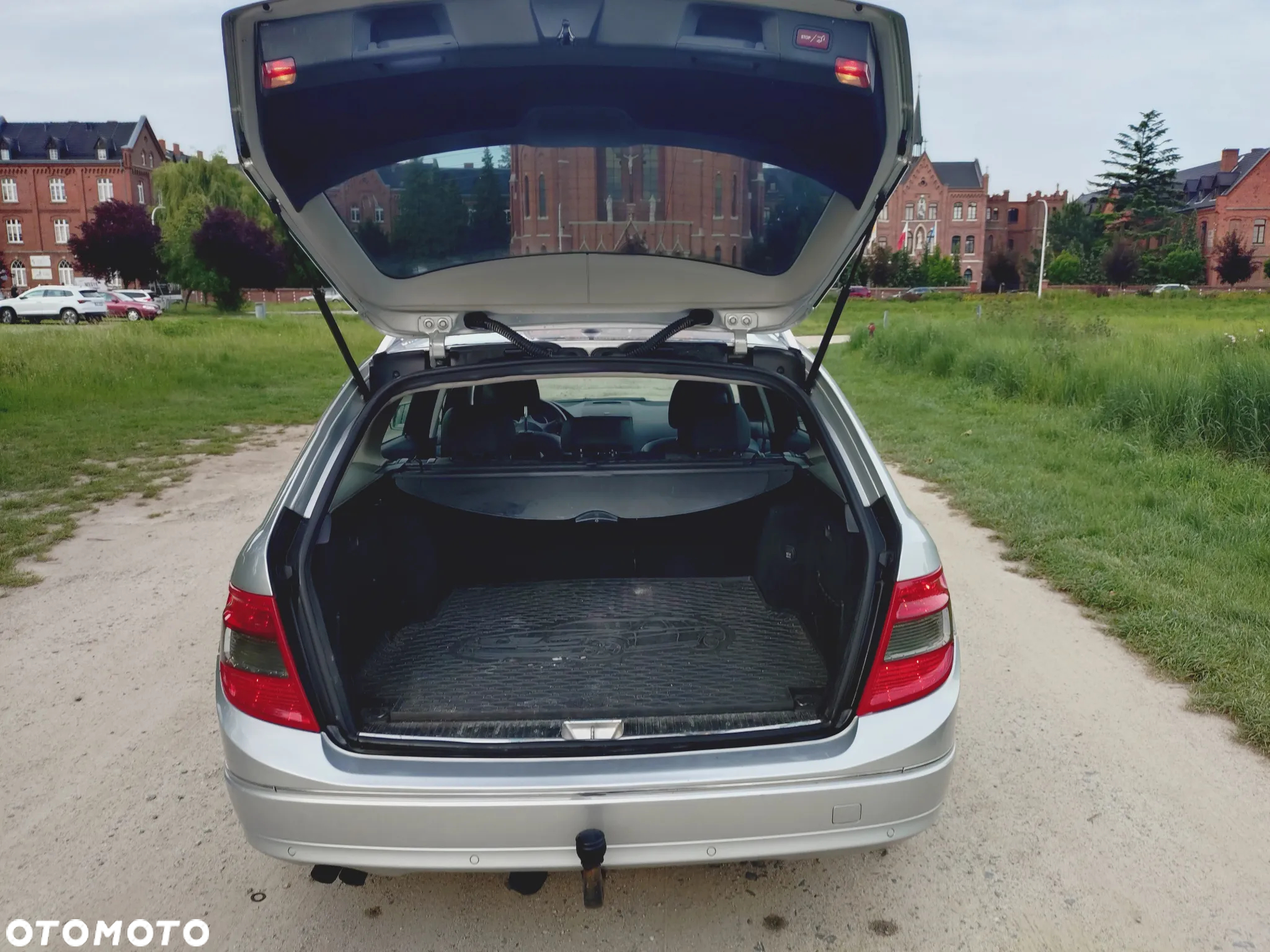 Mercedes-Benz Klasa C 180 T CDI DPF (BlueEFFICIENCY) Avantgarde - 8