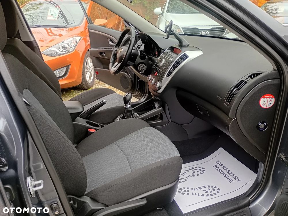 Kia Ceed - 9