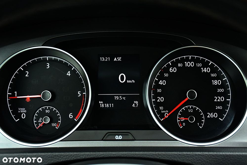 Volkswagen Golf 2.0 TDI BlueMotion Technology Lounge - 5