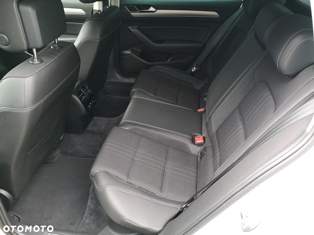 Volkswagen Passat Alltrack 2.0 TDI SCR 4Motion DSG - 25