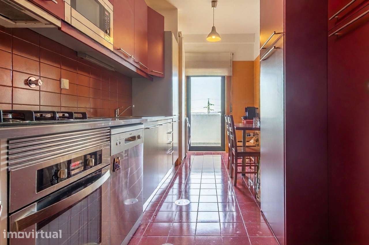 Lavradio -Apartamento T3 com varandas, lugar de parqueamento, elevador - Grande imagem: 5/25
