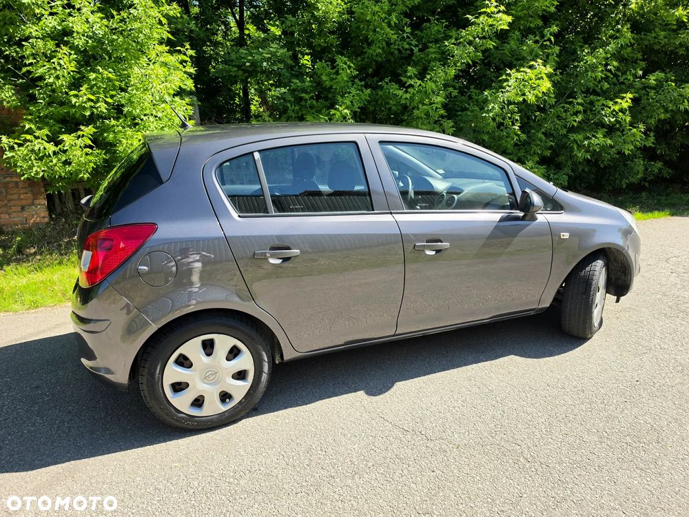 Opel Corsa 1.2 16V Essentia - 15