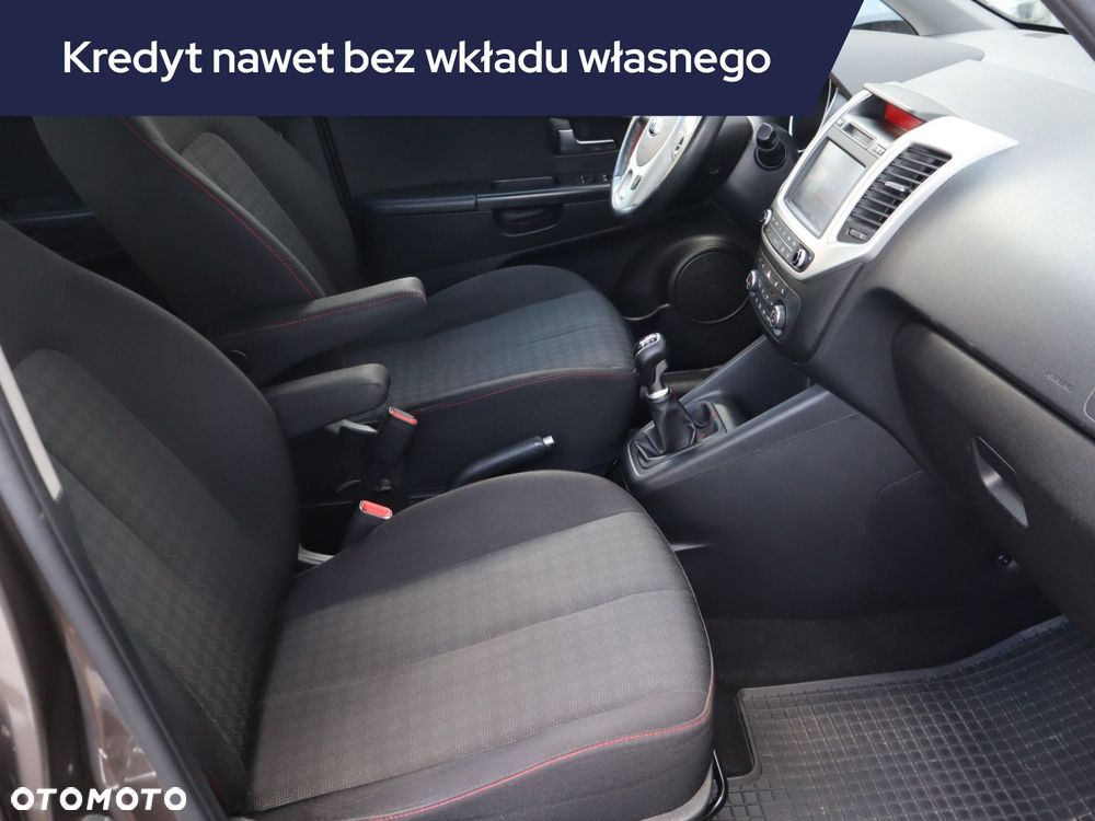 Kia Venga - 11
