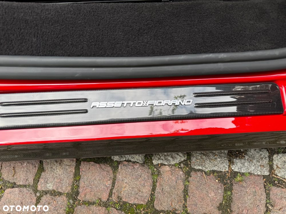 Ferrari SF90 Stradale - 32