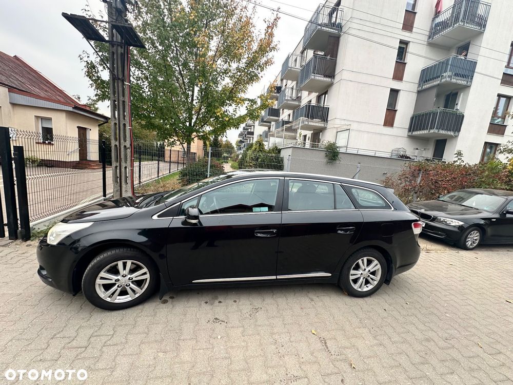 Toyota Avensis 1.8 Sol - 6