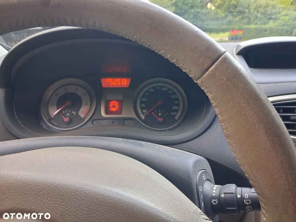 Renault Clio - 26