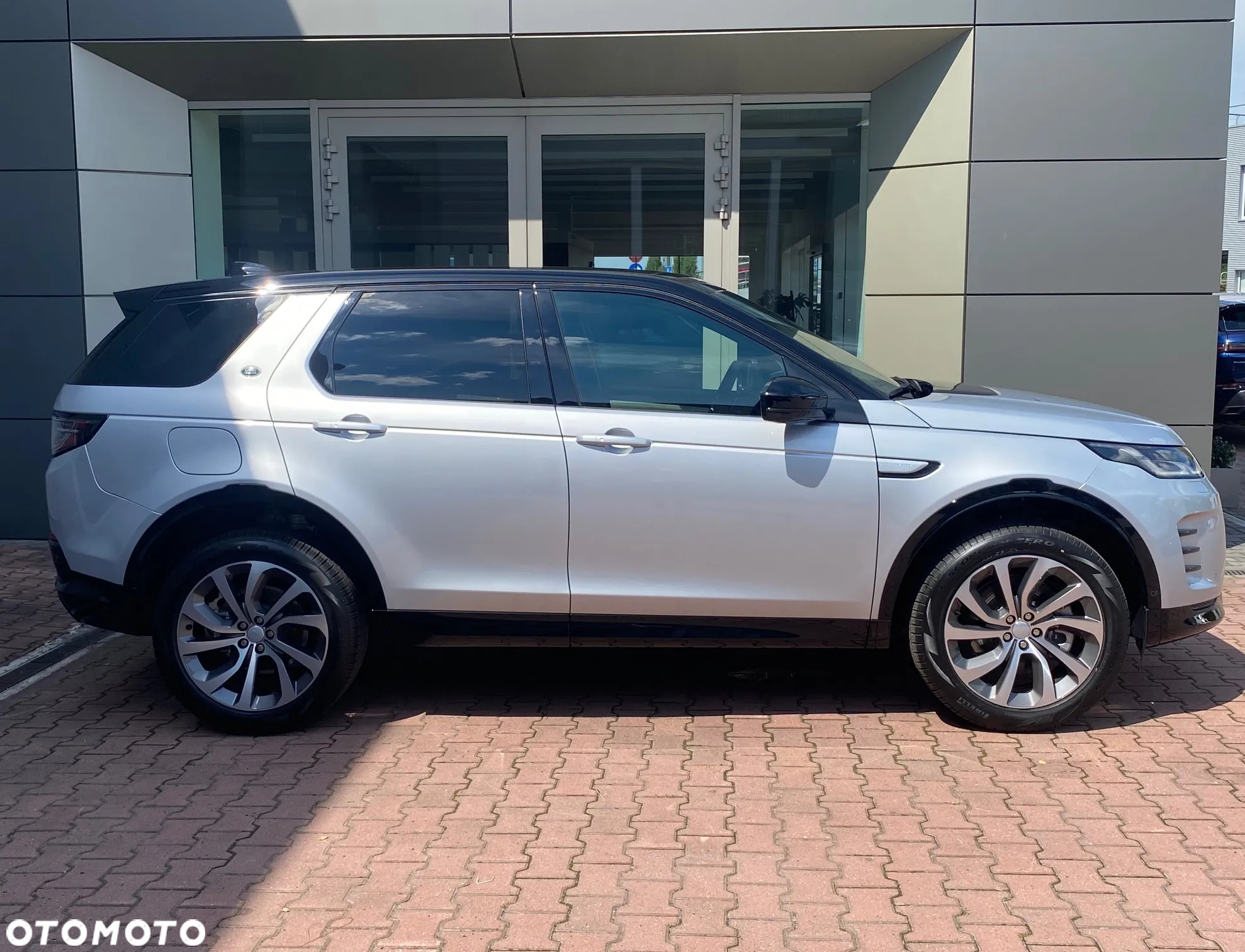 Land Rover Discovery Sport 2.0 D200 mHEV R-Dynamic SE - 3