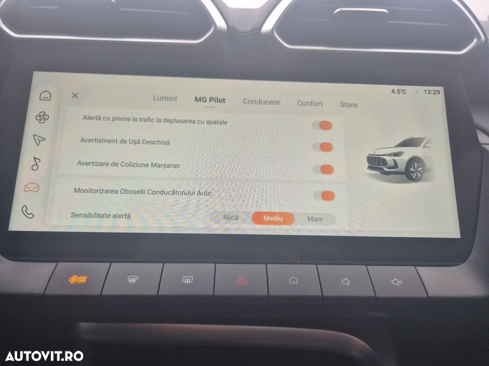 MG ZS HEV 1.5 GSI AT Exclusive - 25