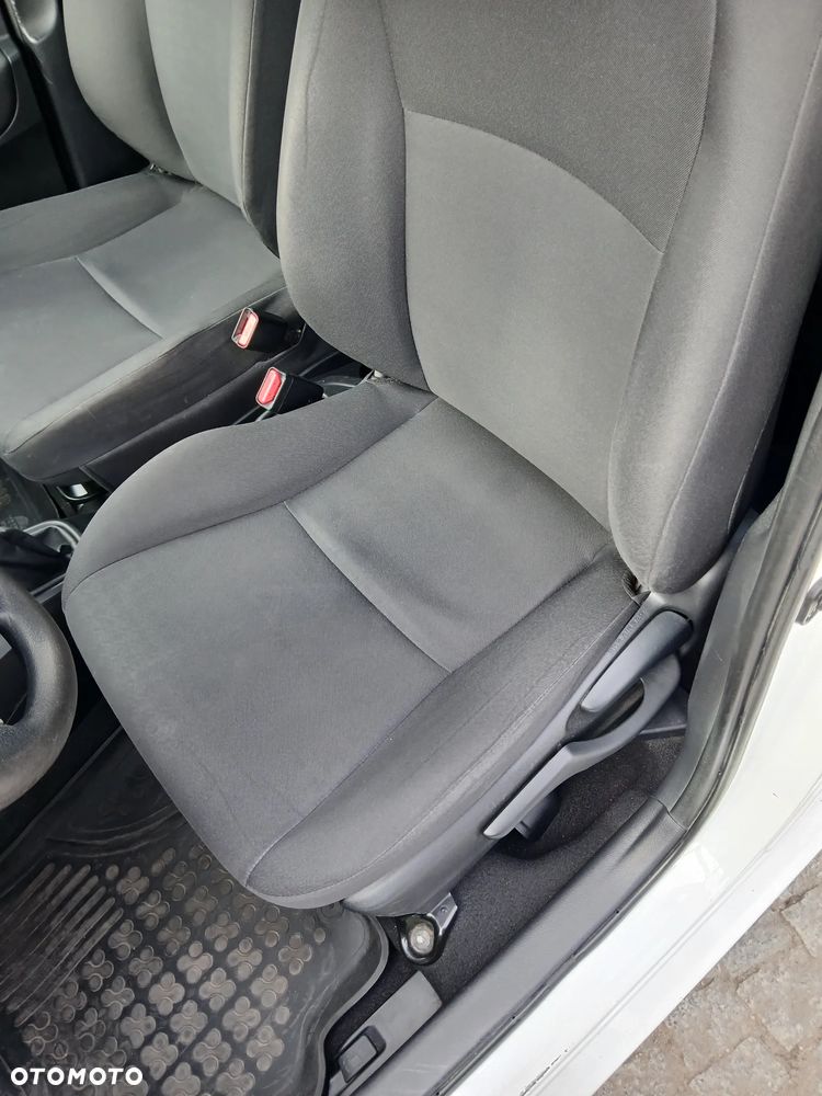 Toyota Yaris 1.0 Premium - 10