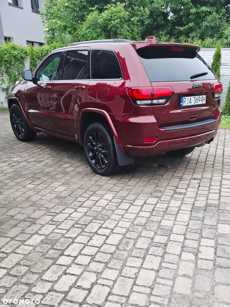 Jeep Grand Cherokee - 11