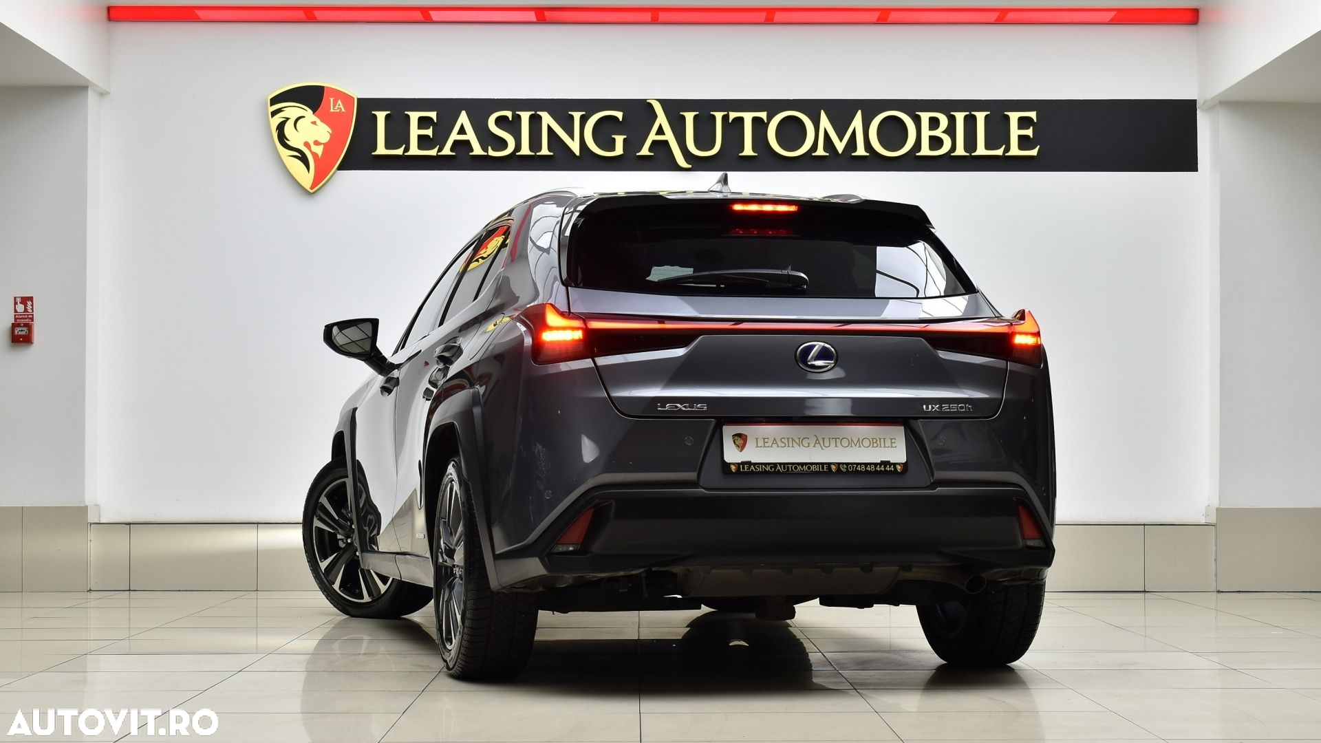 Lexus UX 250h 2.0L HEV 20H- (178 HP) 4X4 CVT Luxury - 6