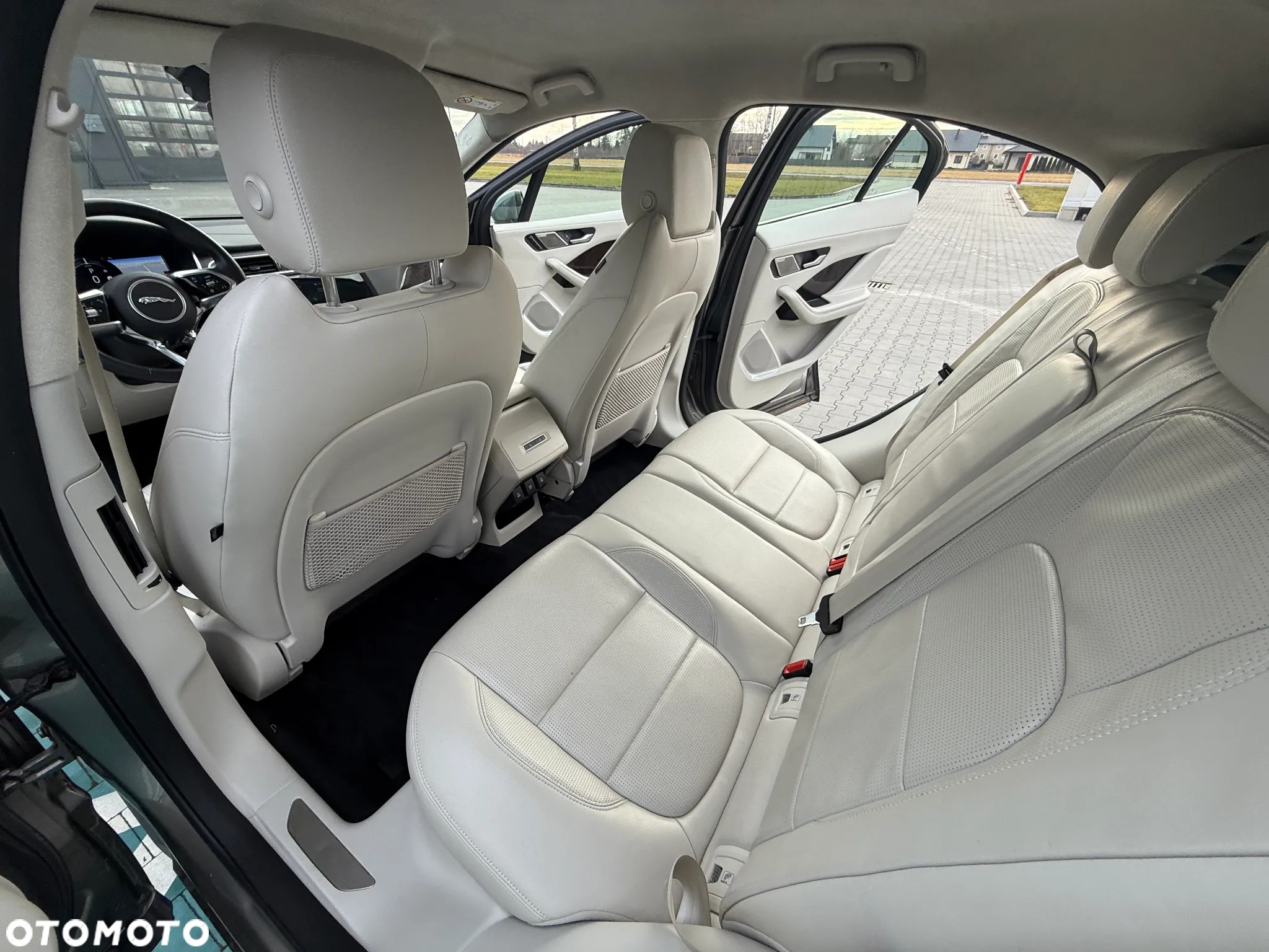 Jaguar I-Pace EV400 AWD HSE - 14