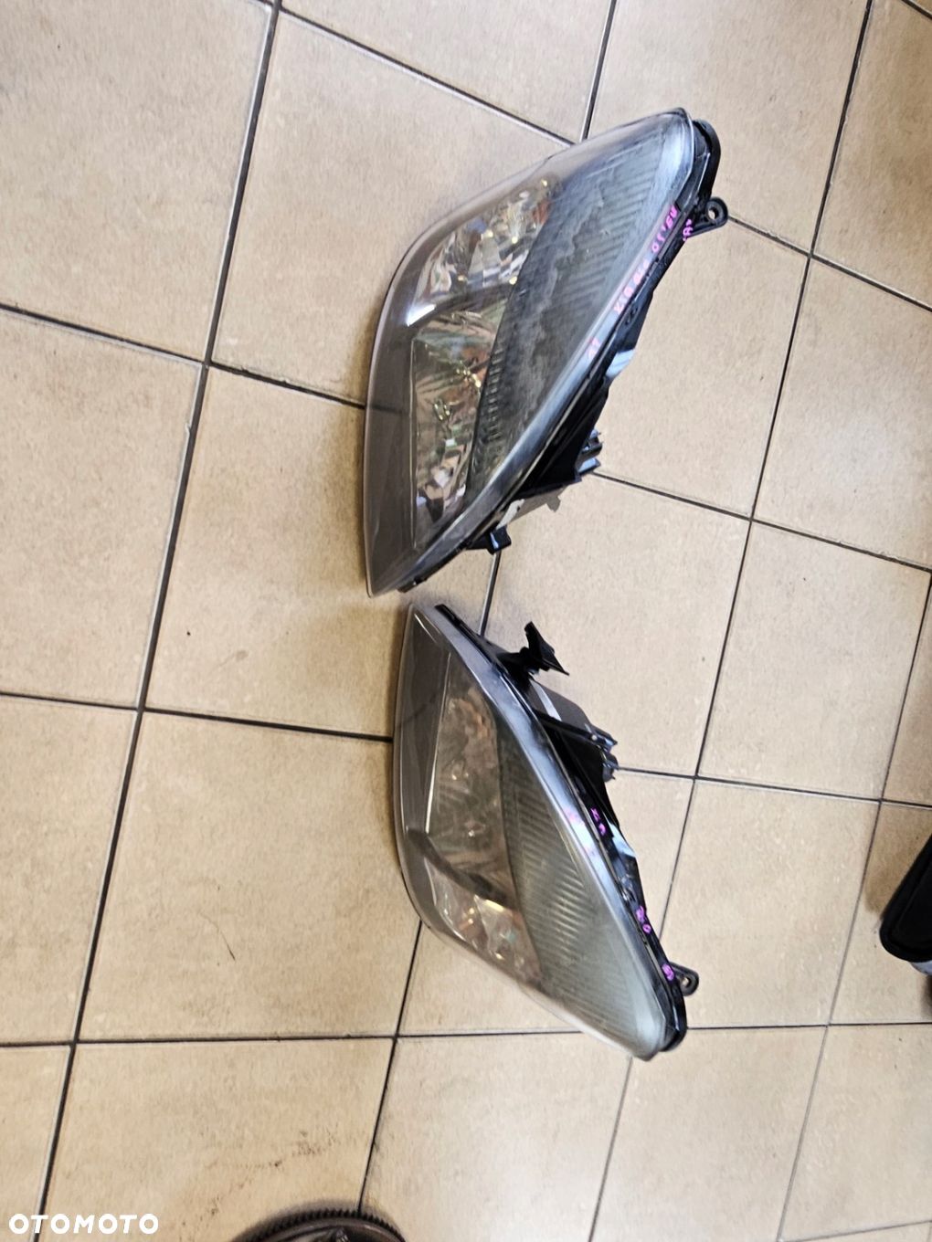 LAMPA LEWY LUB PRAWY PRZÓD KIA RIO II 09 EU - 1