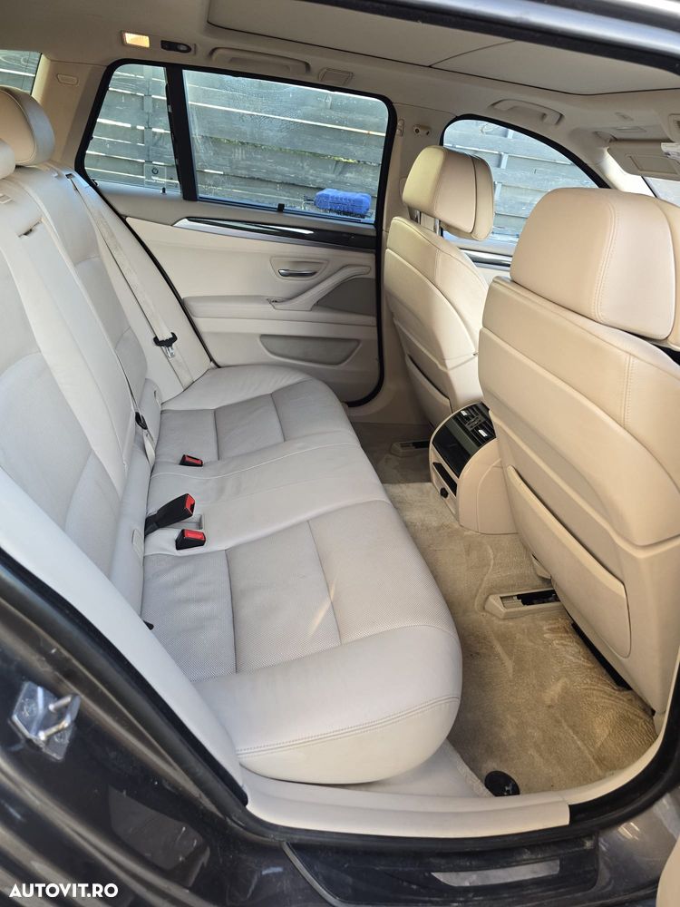 BMW Seria 5 525d xDrive Aut. Luxury Line - 7