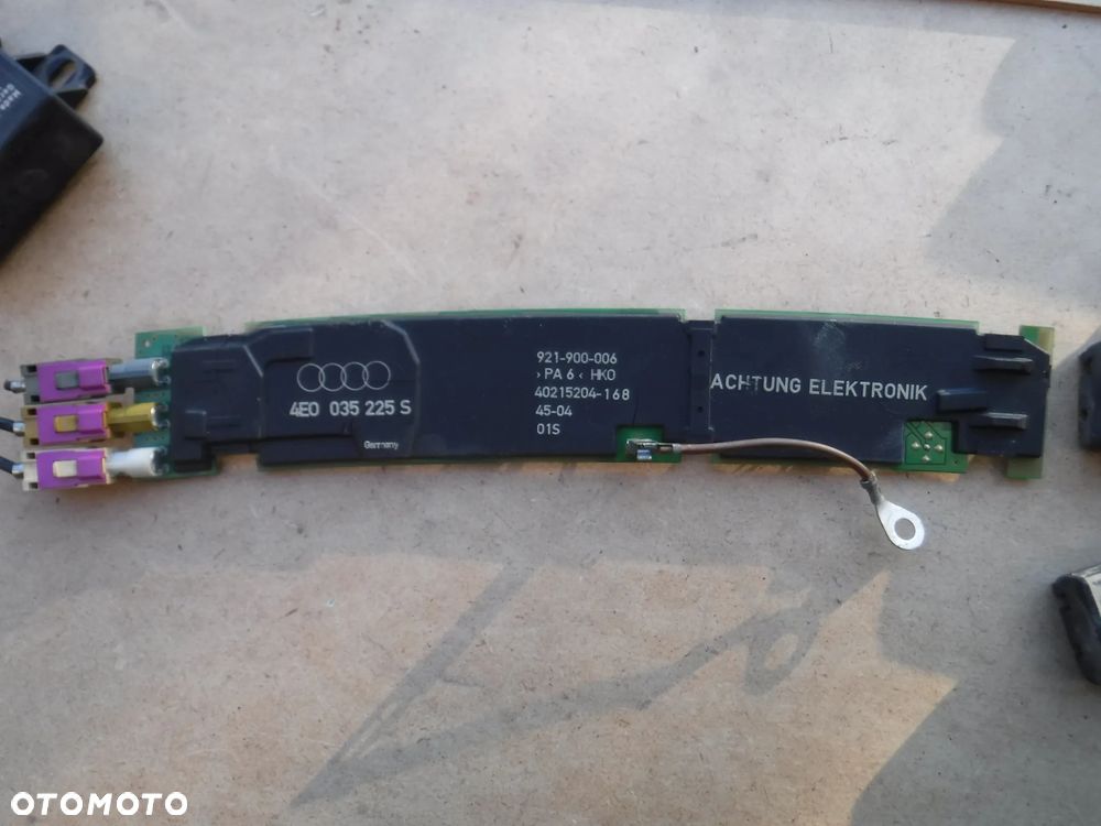 Audi A8 D3 Lift wzmacniacz anteny 4E0035225S - 1