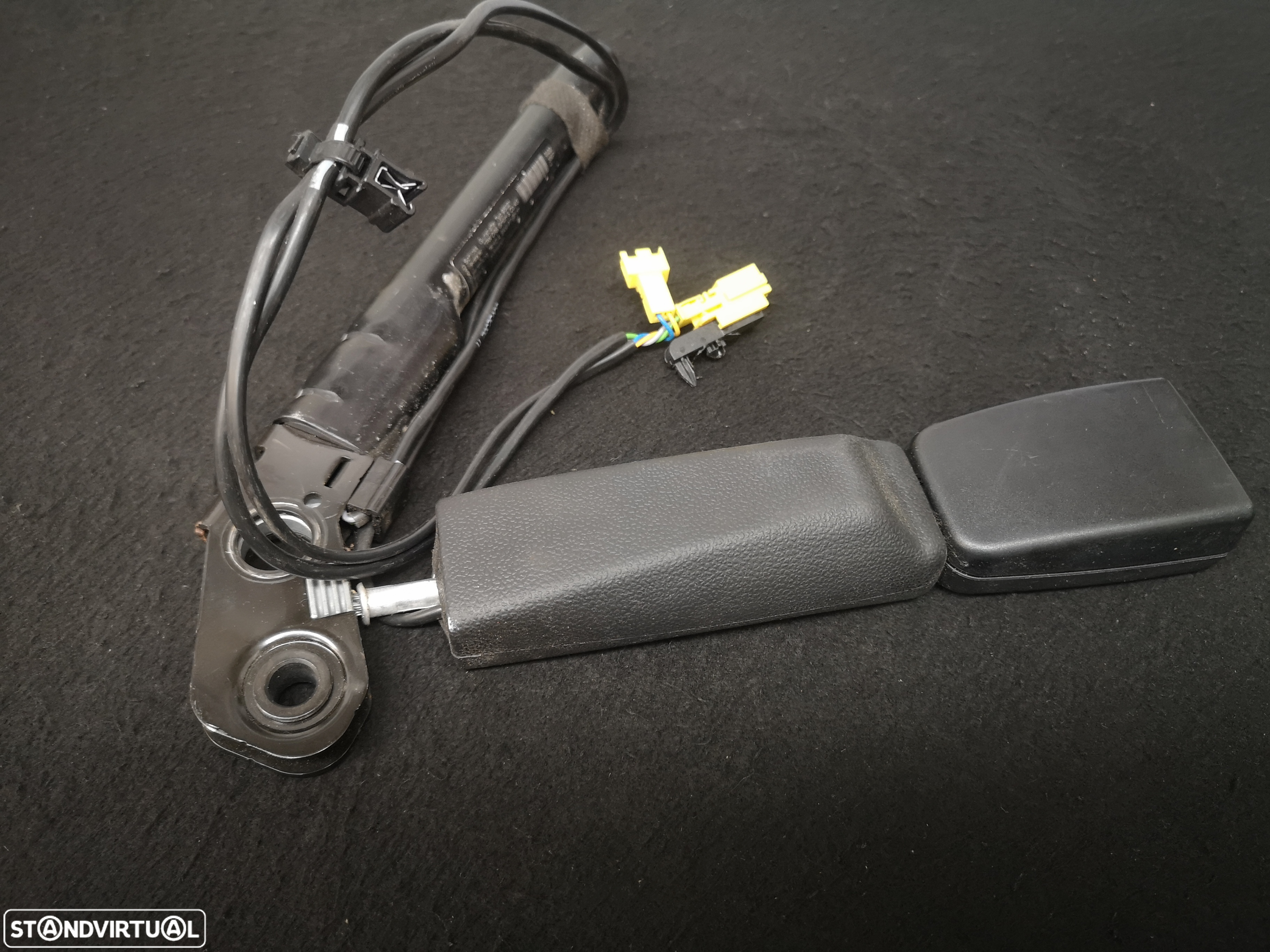 Cinto de Segurança frente direita Pre-tensor  Mercedes w221 class S 2006+ - 4