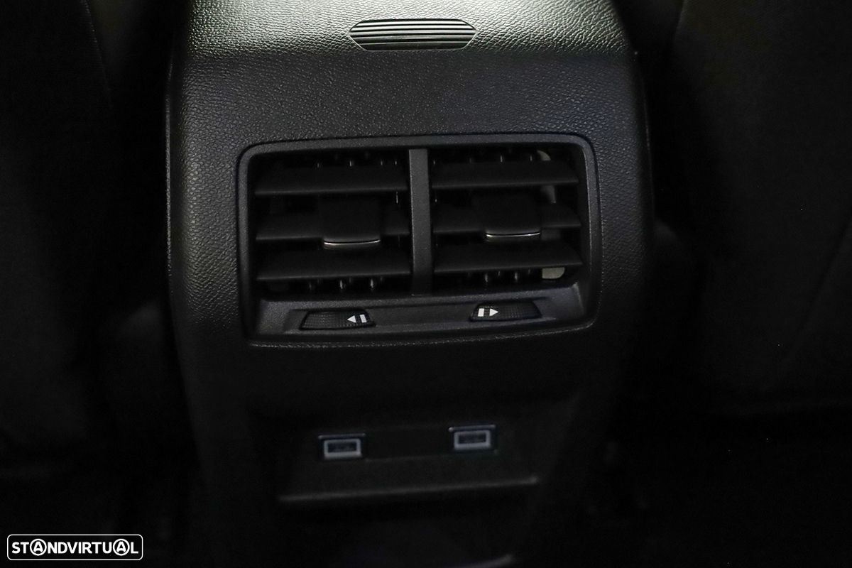Peugeot 308 SW 1.6 Hybrid Allure e-EAT8 - 23