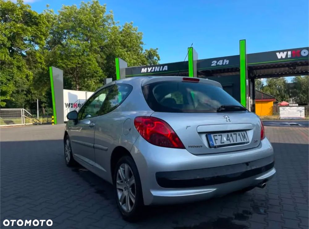 Peugeot 207 - 7