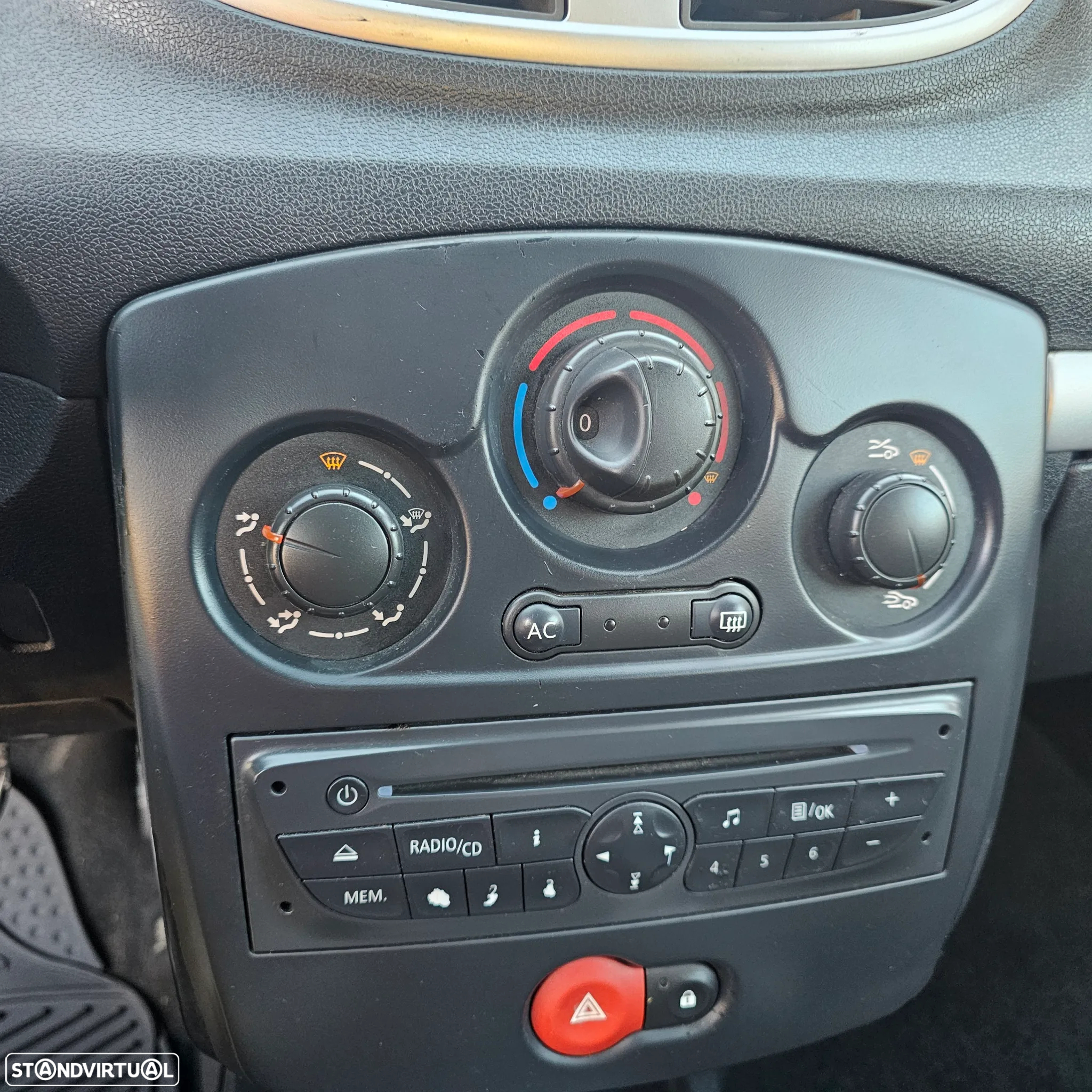 Renault Clio 1.5 dCi Dynamique S - 16