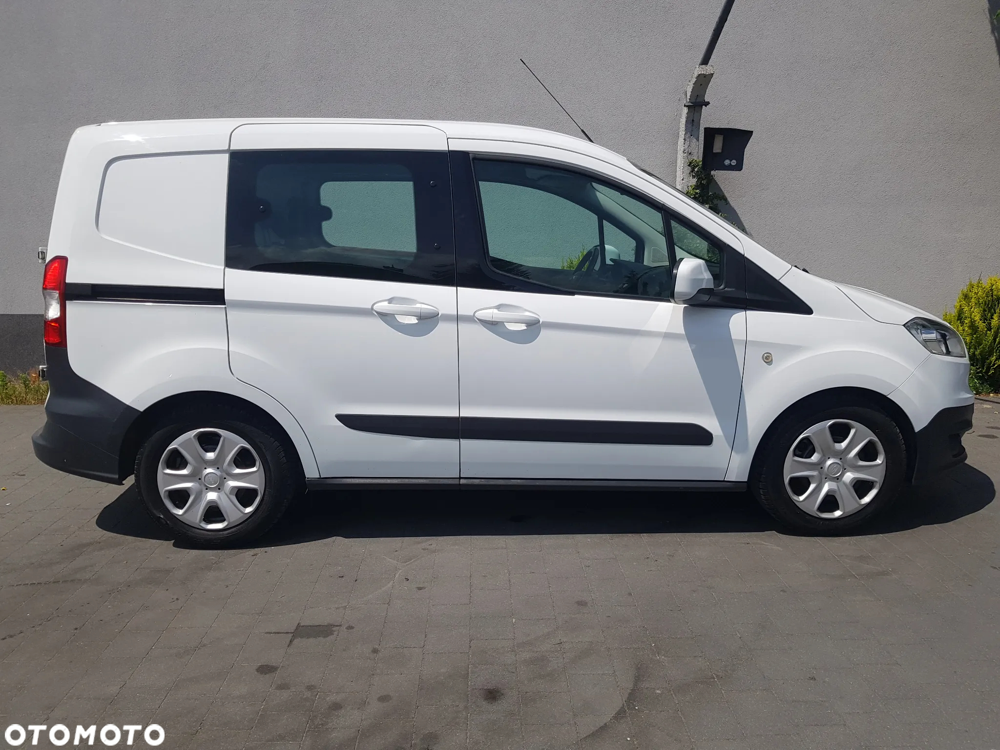 Ford Tourneo Courier 1.5 TDCi Trend - 8