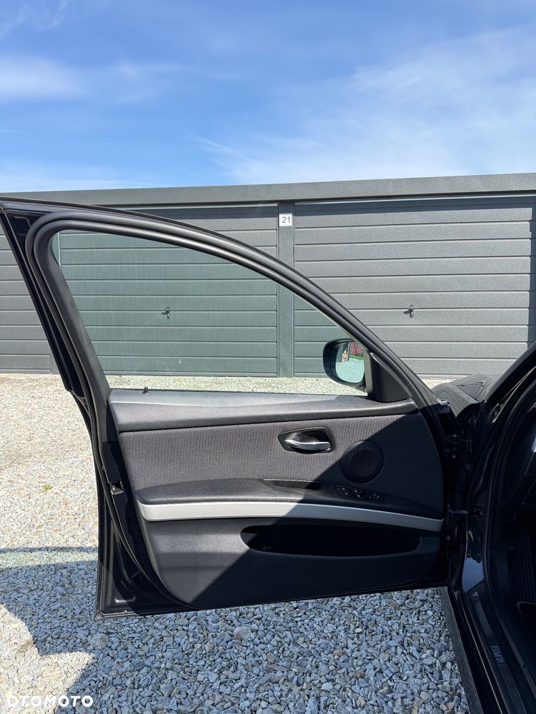 BMW Seria 3 320d DPF - 11