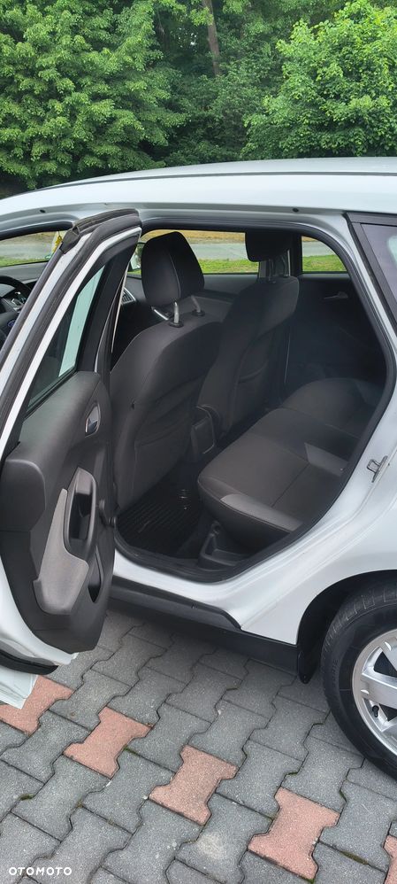 Ford Focus 1.6 TDCi DPF Trend - 10