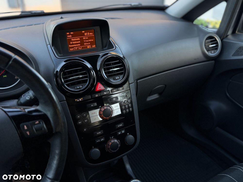 Opel Corsa 1.4 16V Edition - 14